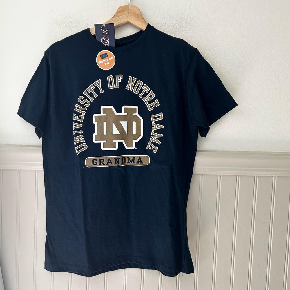 ⭐️ NEW University of Notre Dame Grandma Large Tee Womens